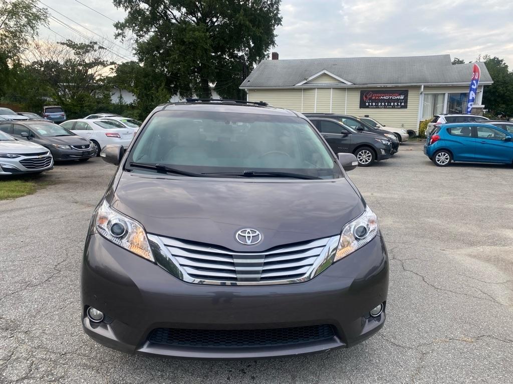 Toyota Sienna  2013