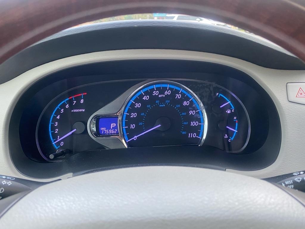 Toyota Sienna  2013