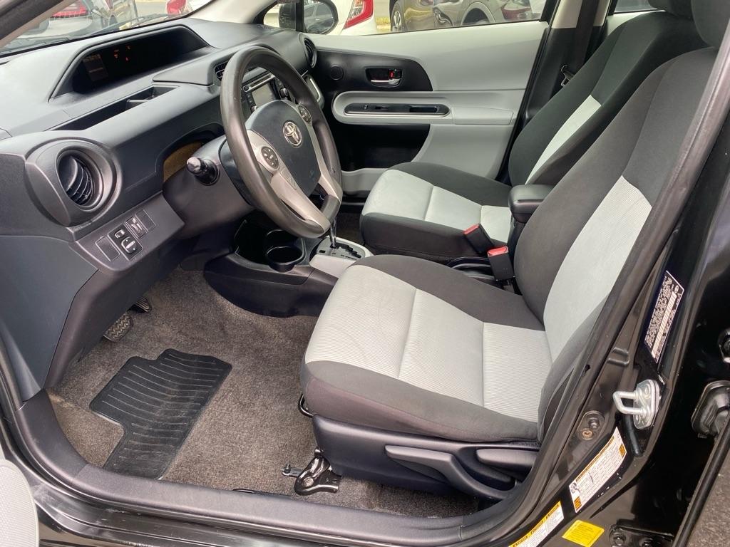 Toyota Prius c  2014