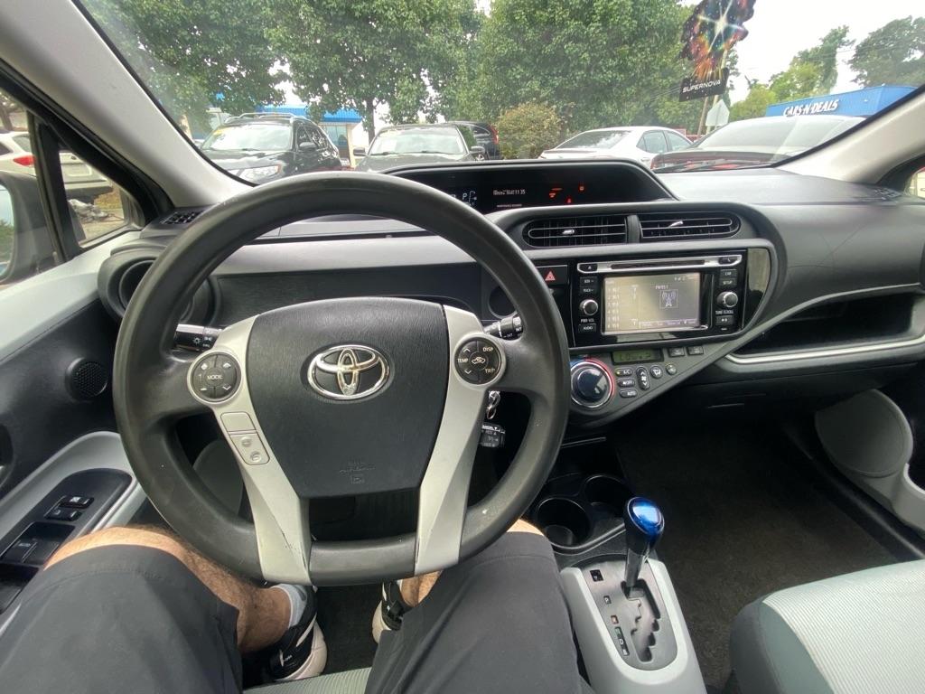 Toyota Prius c  2014