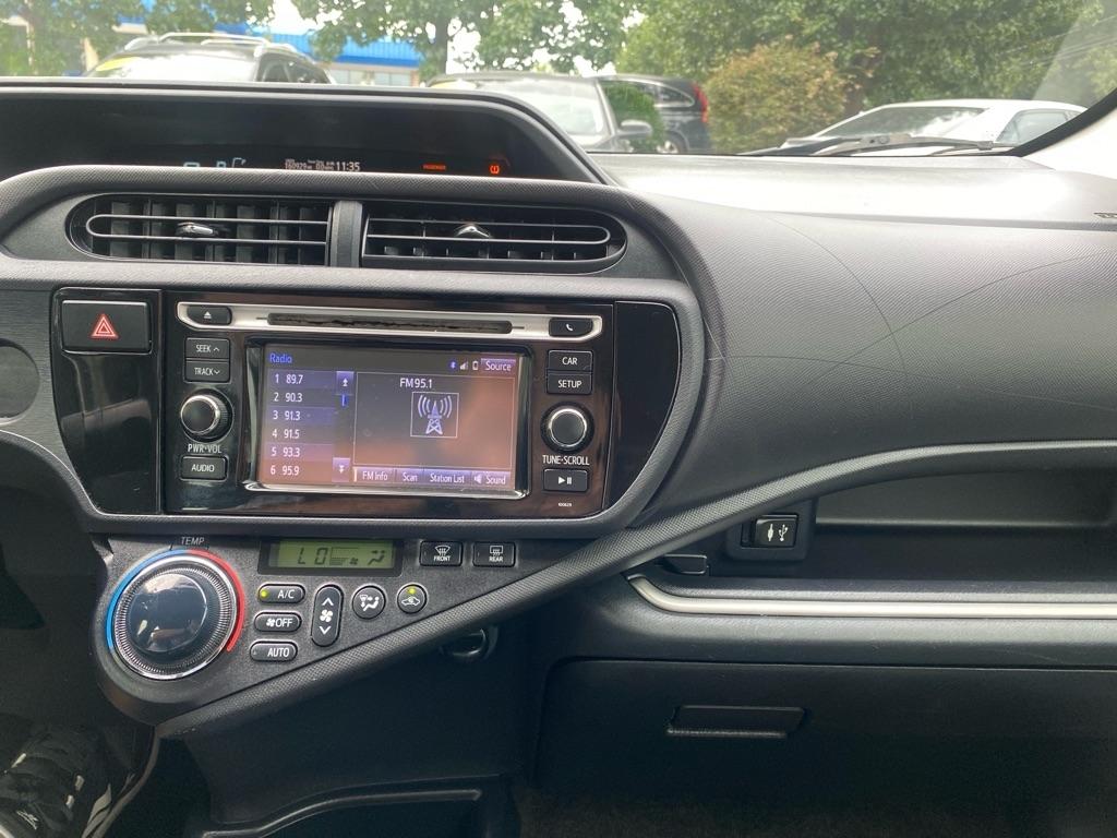 Toyota Prius c  2014