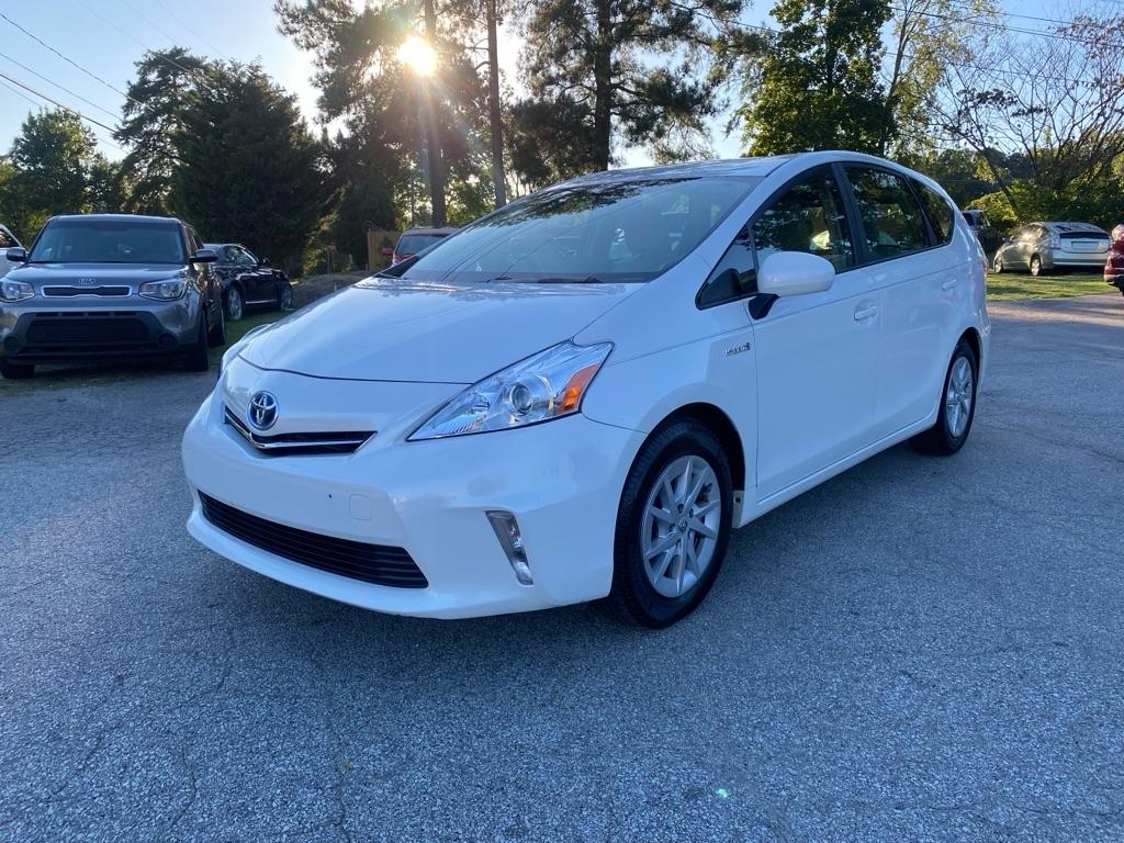 Toyota Prius V  2014