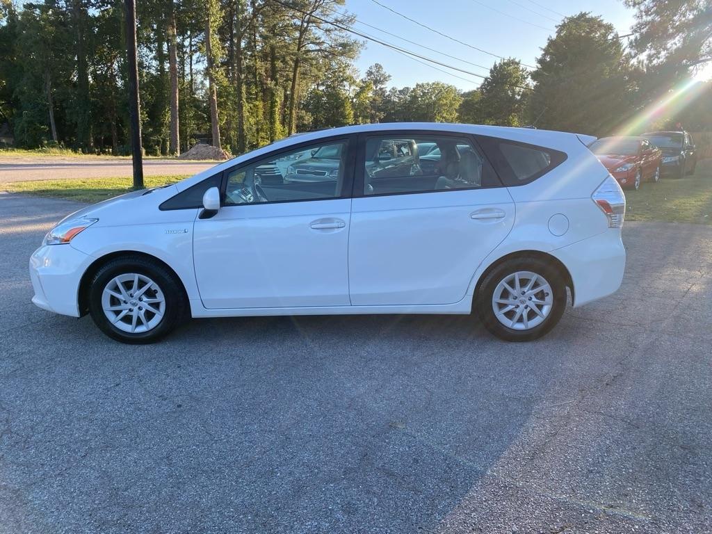Toyota Prius V  2014