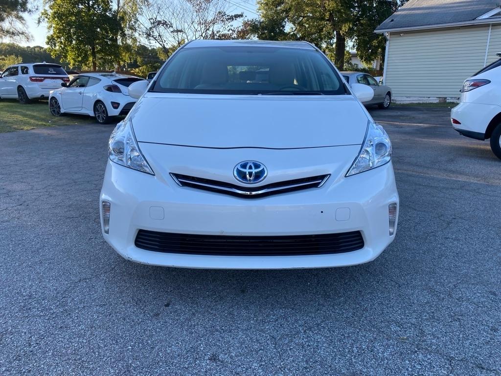Toyota Prius V  2014