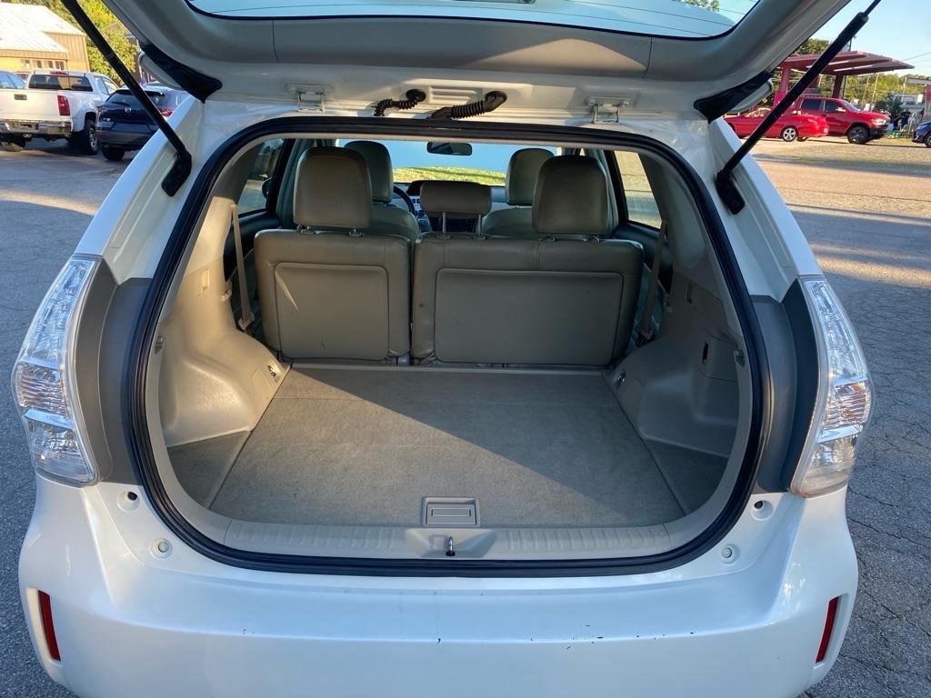 Toyota Prius V  2014