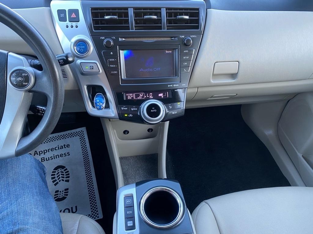 Toyota Prius V  2014