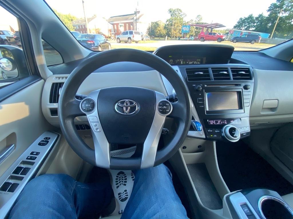 Toyota Prius V  2014