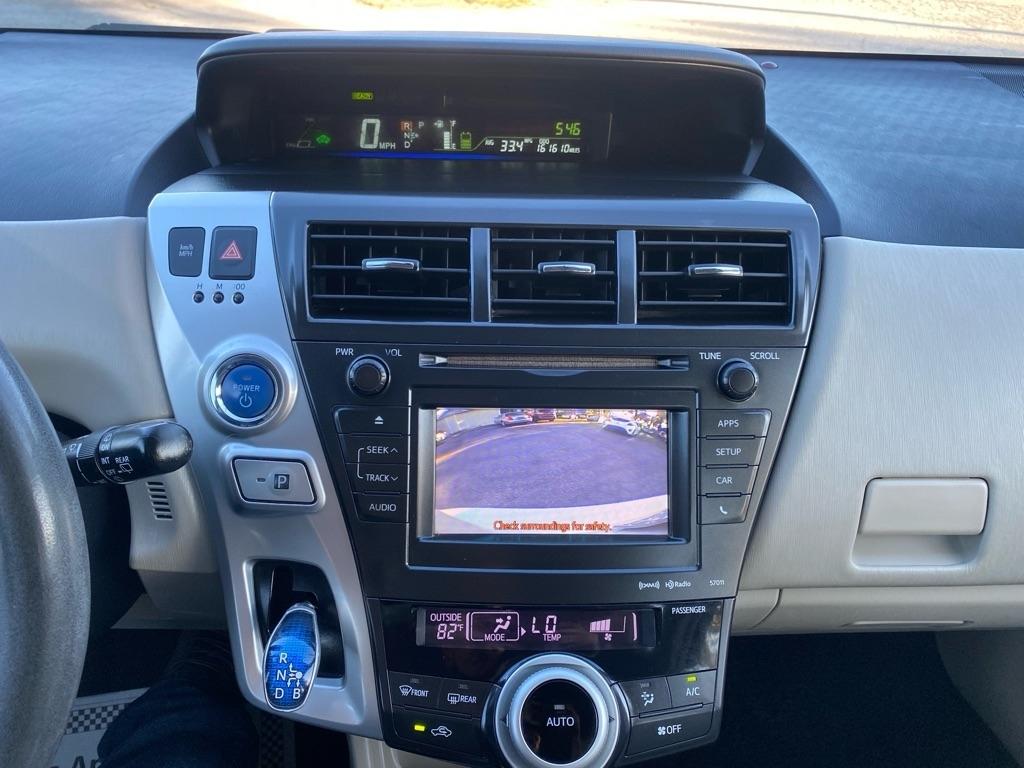 Toyota Prius V  2014