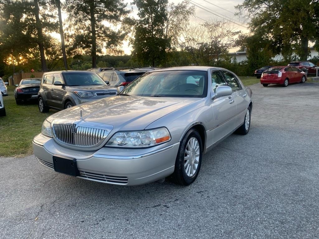 Lincoln Town Car  2004