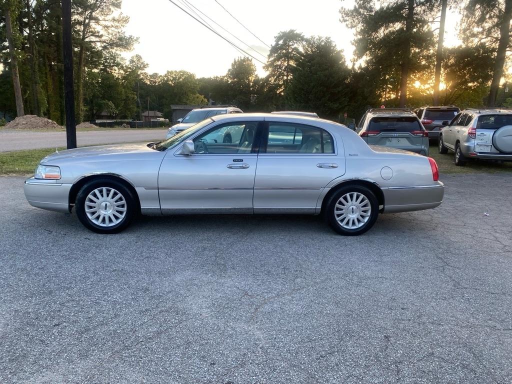 Lincoln Town Car  2004