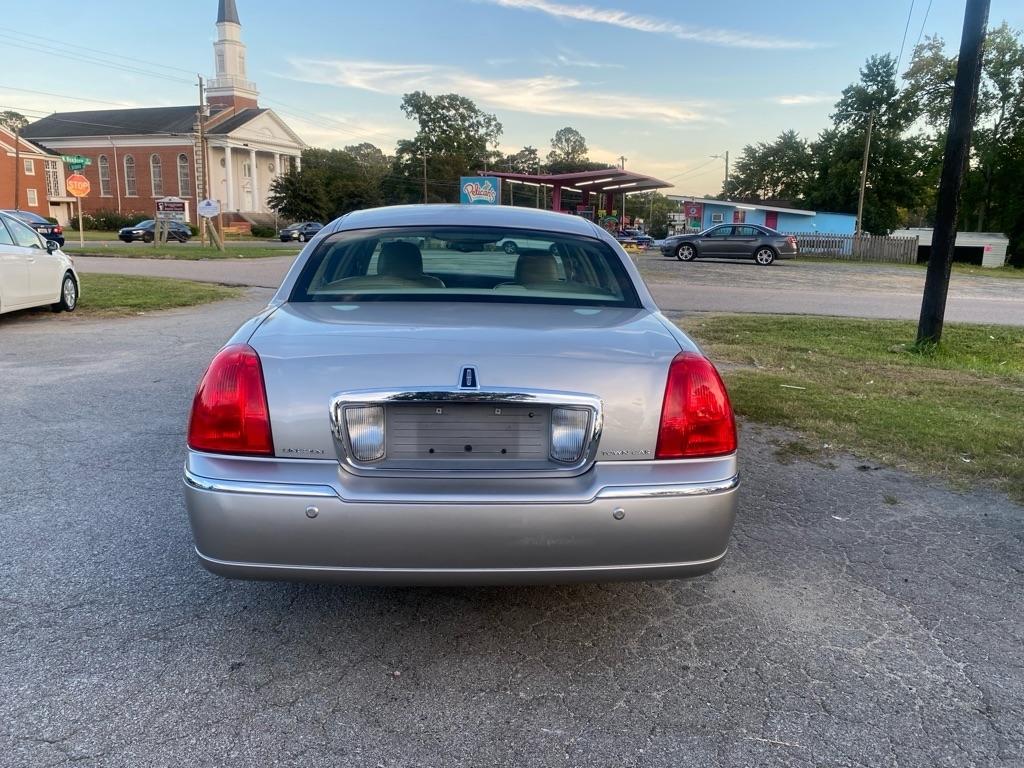 Lincoln Town Car  2004