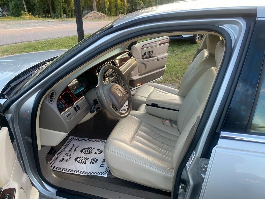 Lincoln Town Car  2004