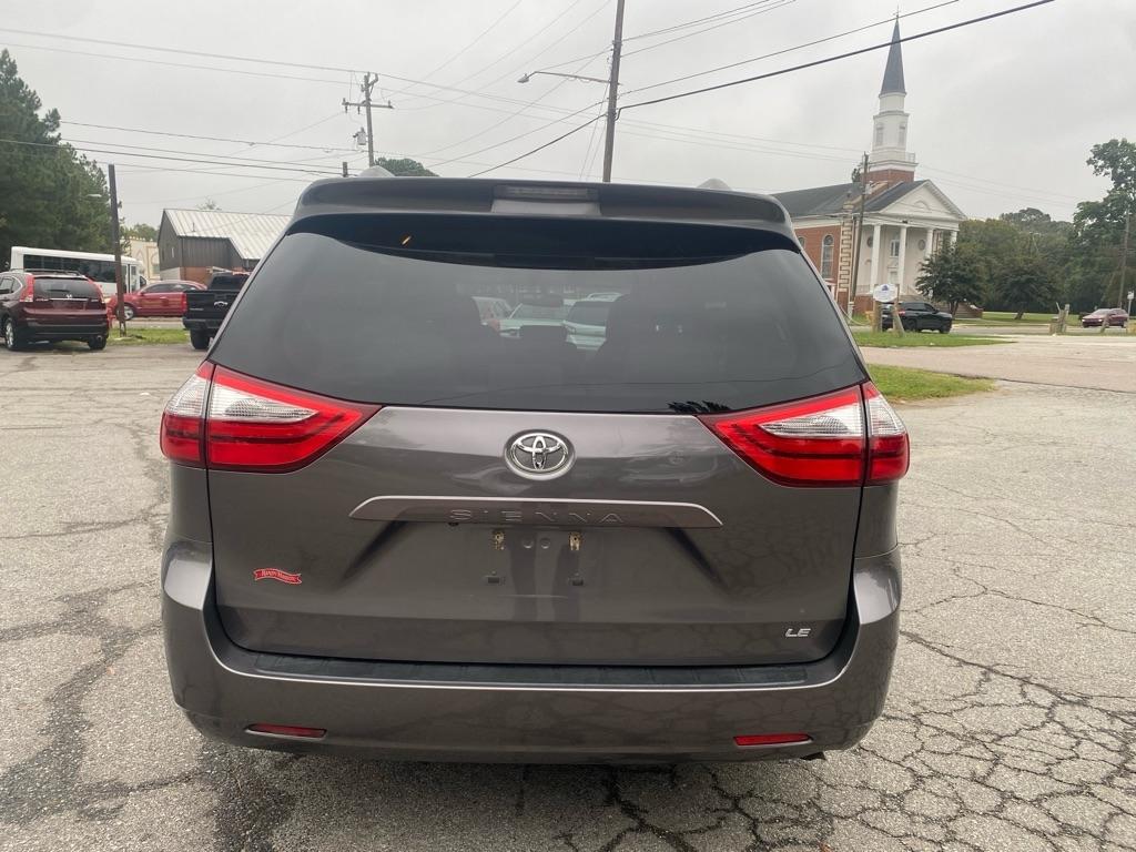 Toyota Sienna  2017