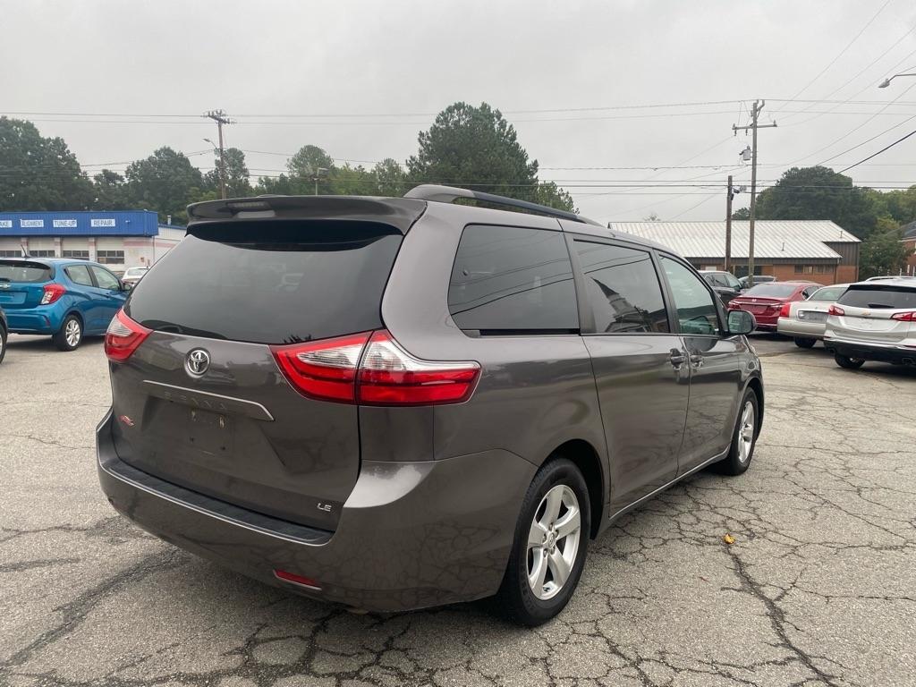 Toyota Sienna  2017