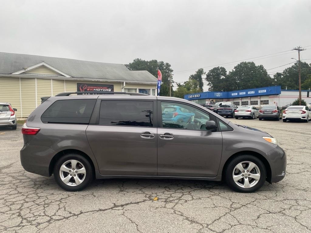 Toyota Sienna  2017