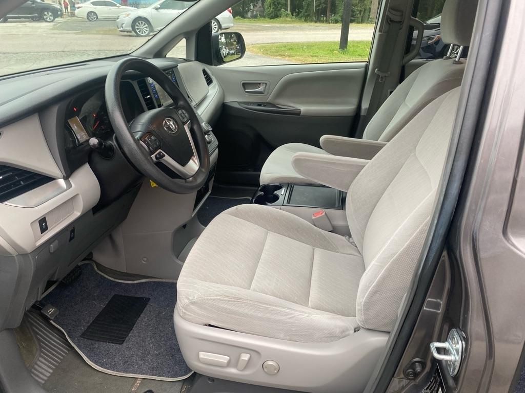 Toyota Sienna  2017