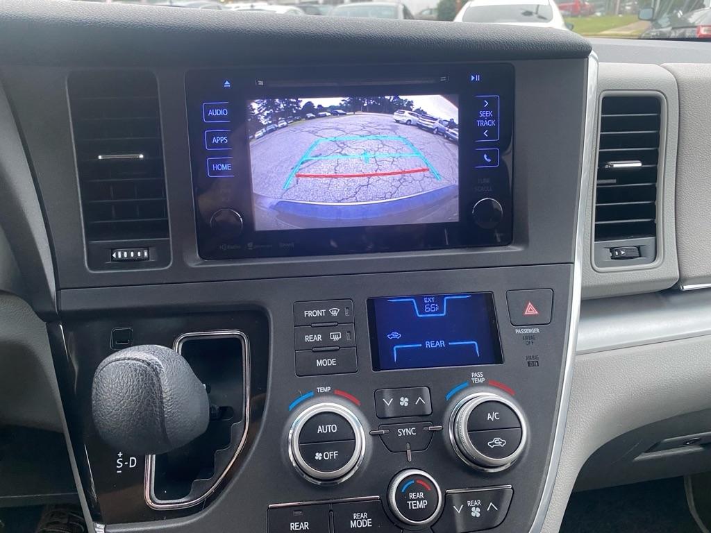 Toyota Sienna  2017