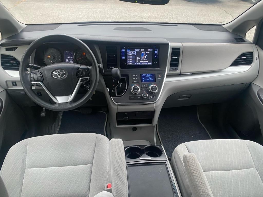 Toyota Sienna  2017
