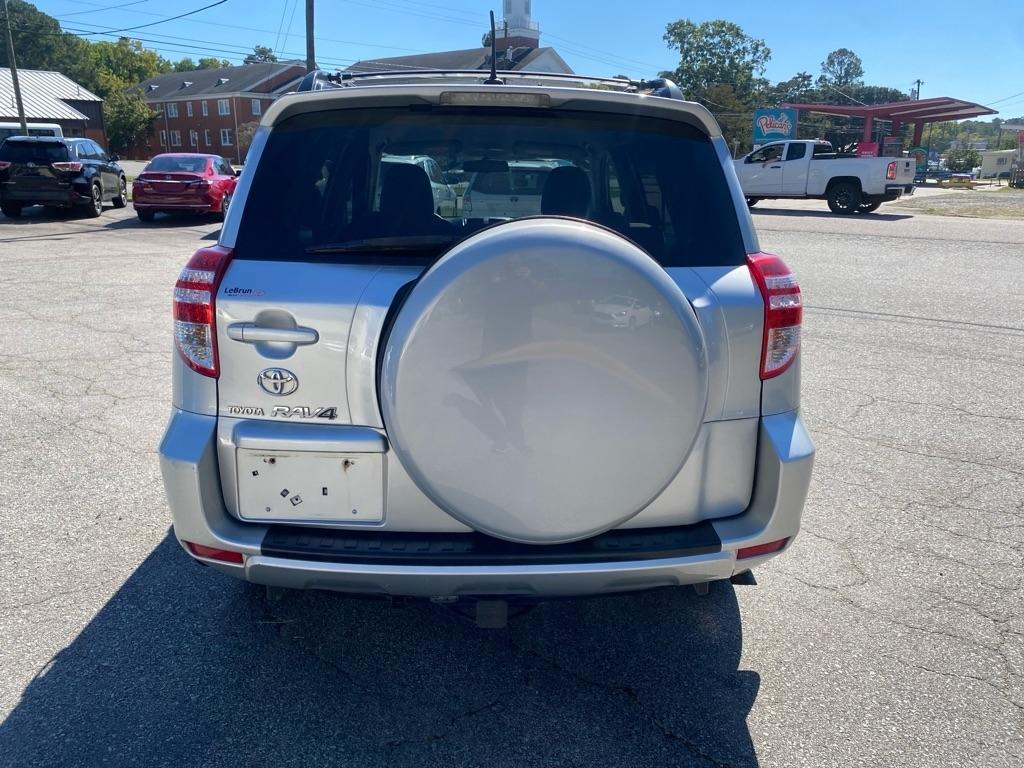 Toyota RAV4  2010