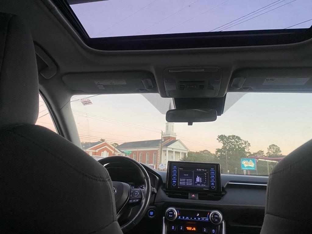 Toyota RAV4  2021