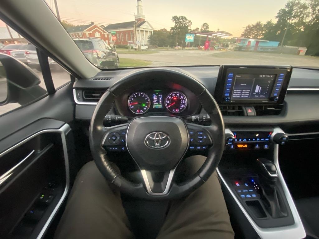 Toyota RAV4  2021