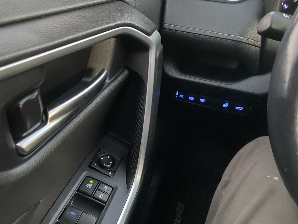 Toyota RAV4  2021