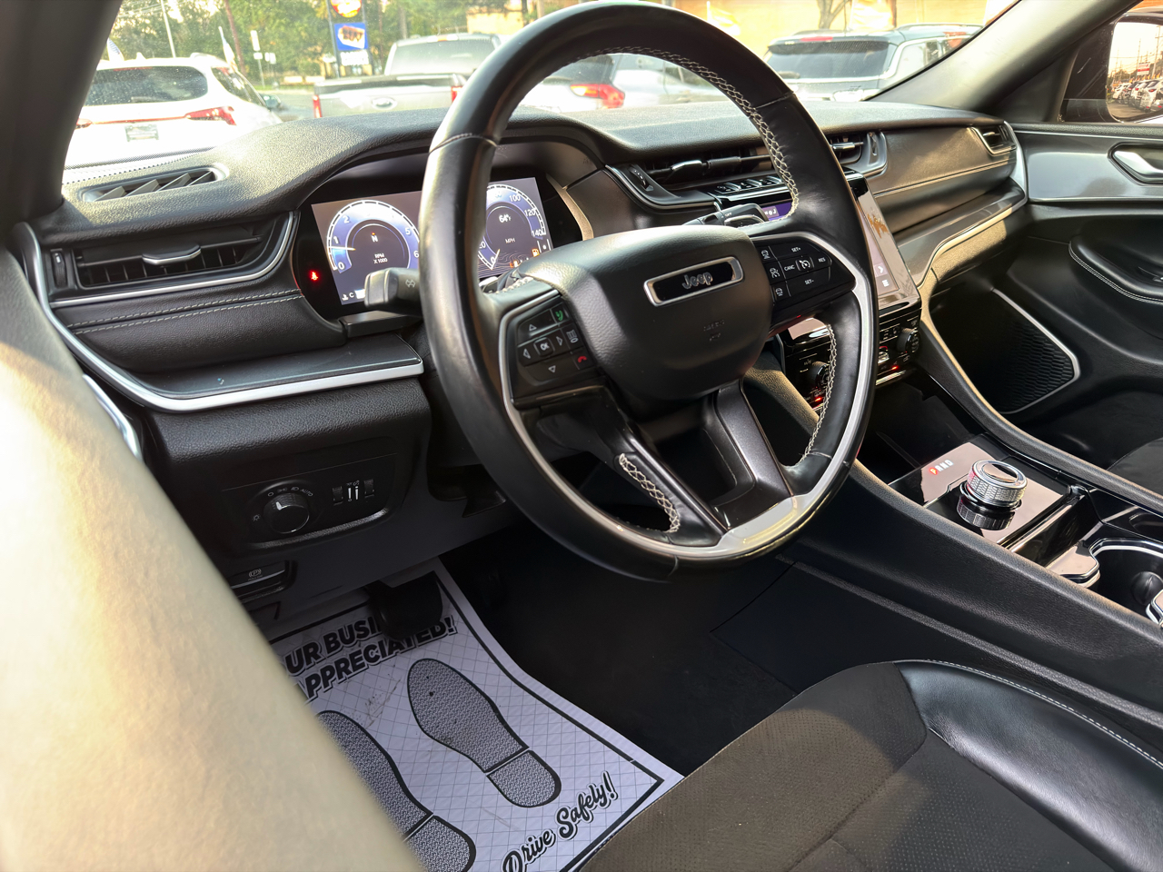 Jeep Grand Cherokee L Laredo 4WD 2021