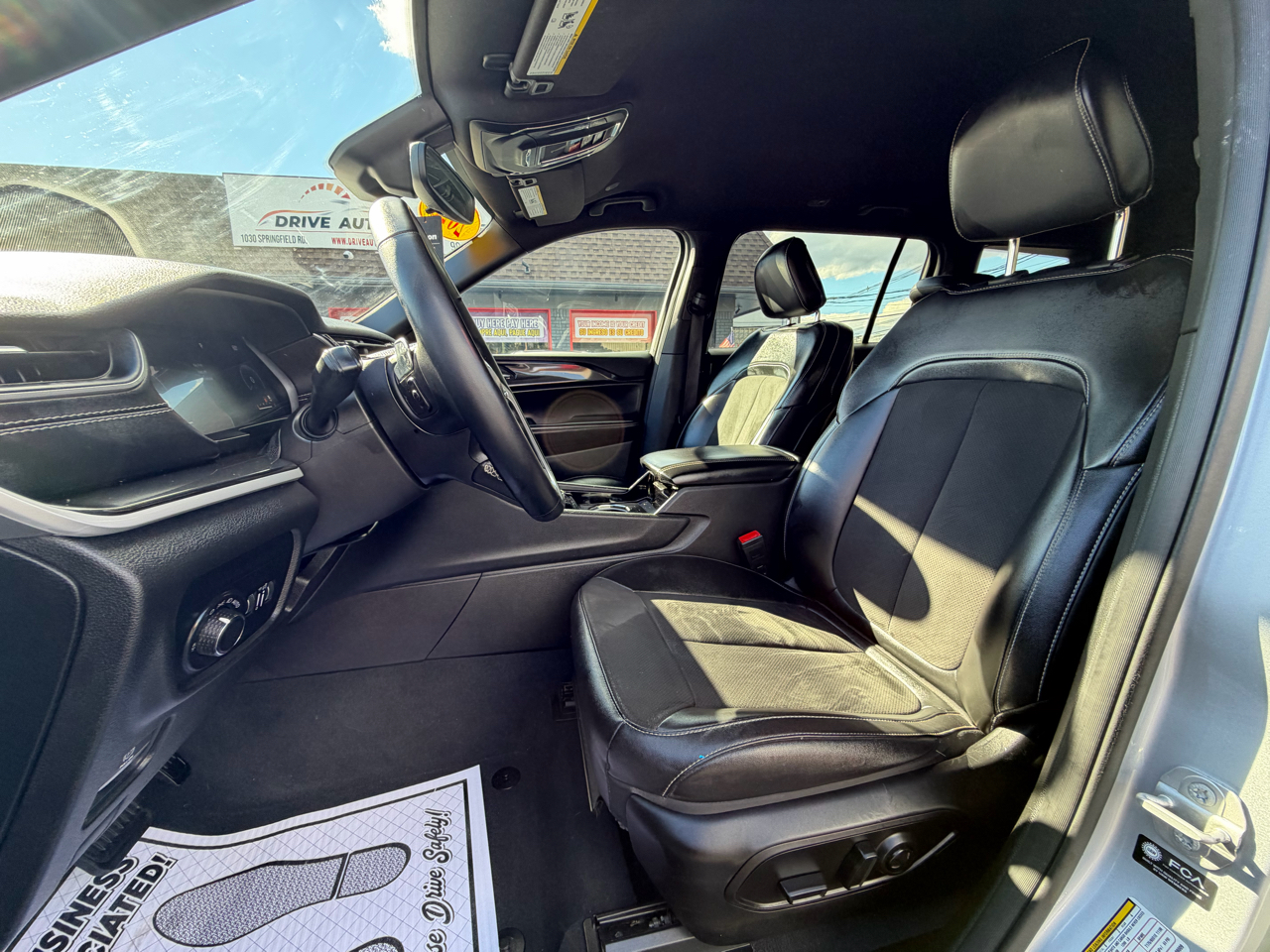 Jeep Grand Cherokee L Laredo 4WD 2023