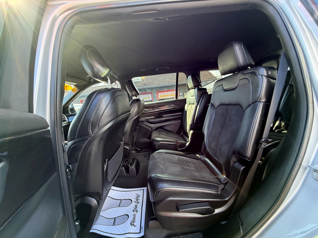 Jeep Grand Cherokee L Laredo 4WD 2023