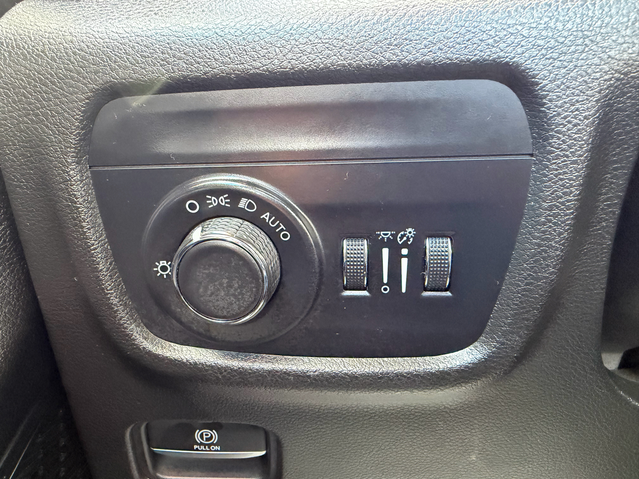 Jeep Grand Cherokee L Laredo 4WD 2023