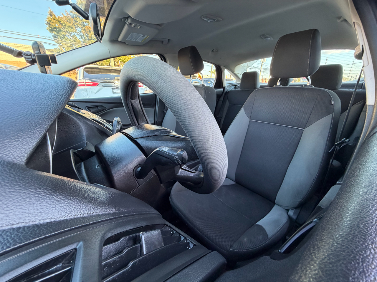 Ford Focus S Sedan 2014