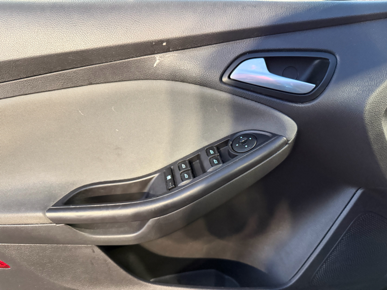 Ford Focus SE 2012