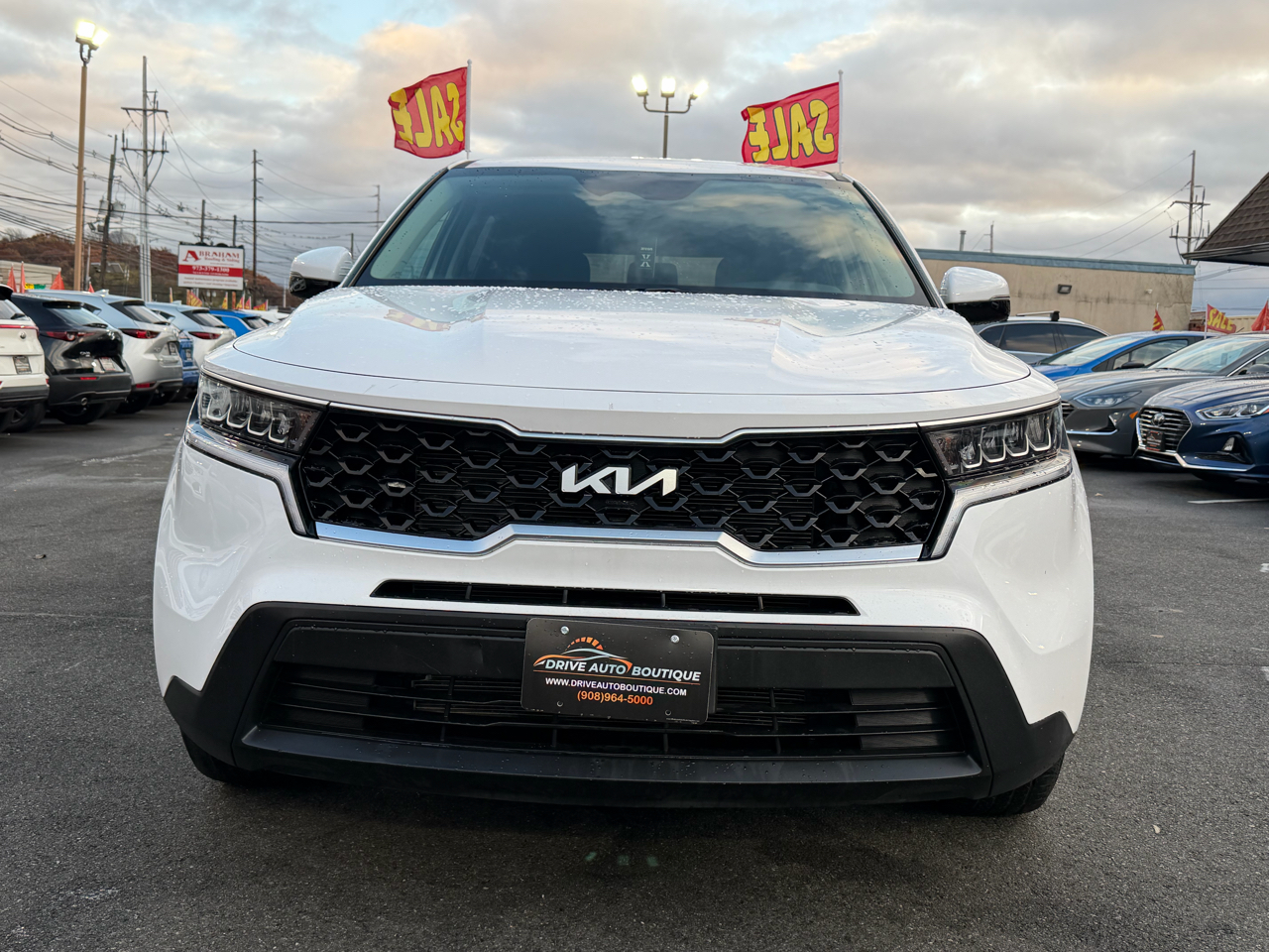 2022 Kia Sorento LX photo 2