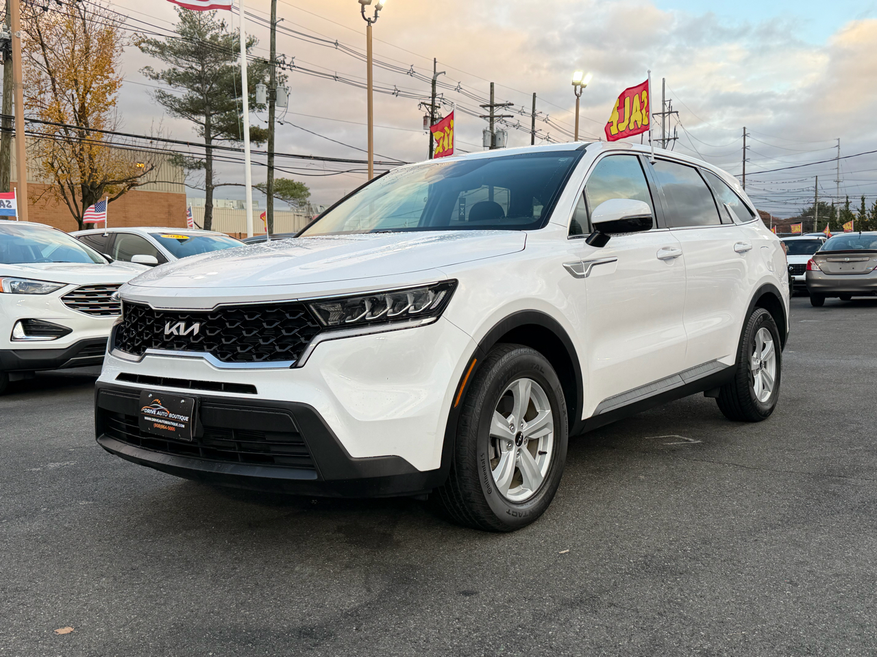 2022 Kia Sorento LX photo 3