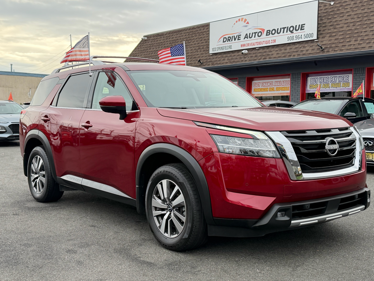 2022 Nissan Pathfinder SL photo 2