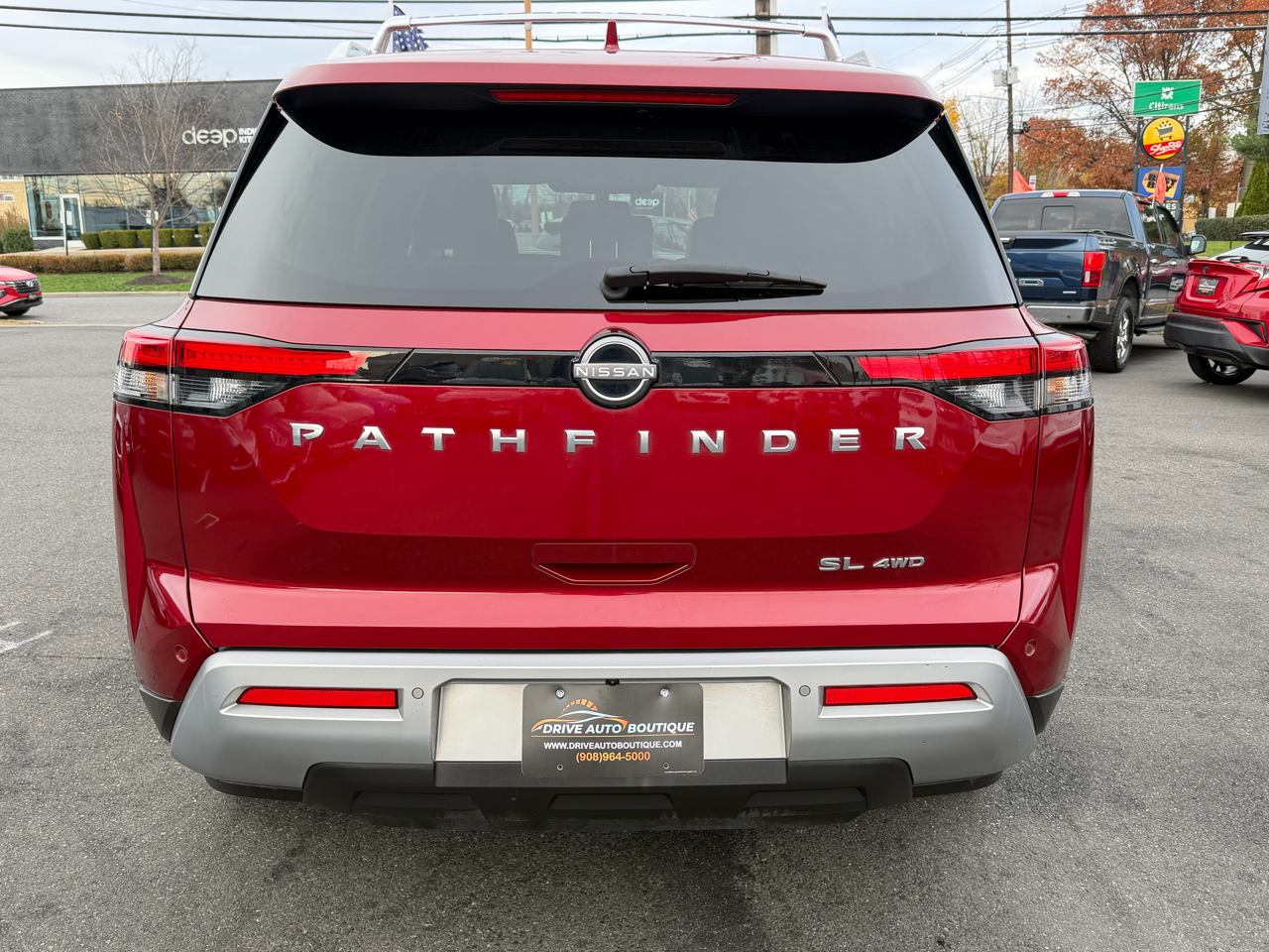 2022 Nissan Pathfinder SL photo 3