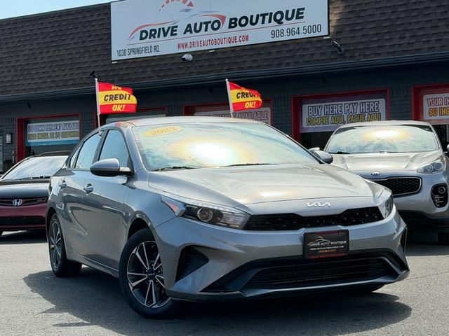 Gray 2023 Kia Forte LXS FWD Sedan Front-Wheel Drive Automatic