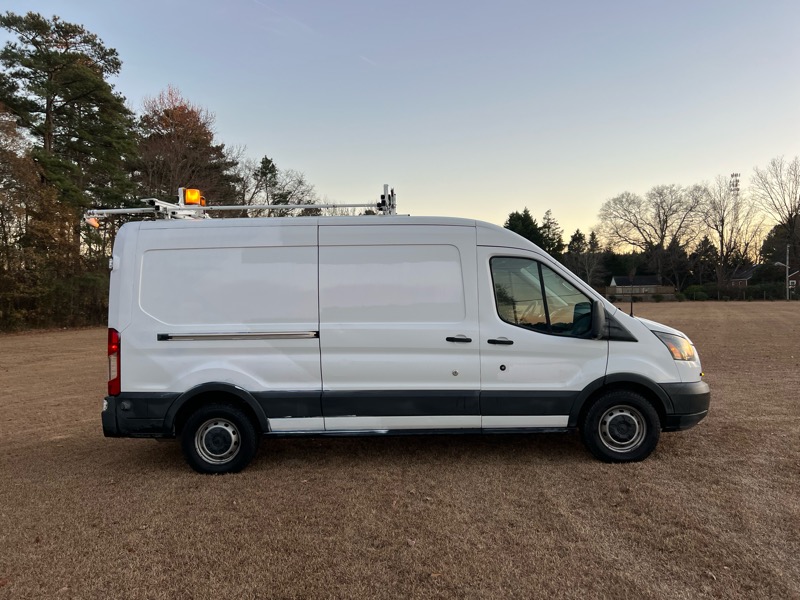 Ford Transit 150 Van Med. Roof w/Sliding Pass. 148-in. WB 2016