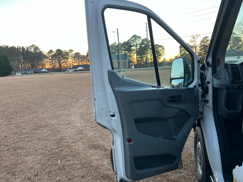 Ford Transit 150 Van Med. Roof w/Sliding Pass. 148-in. WB 2016