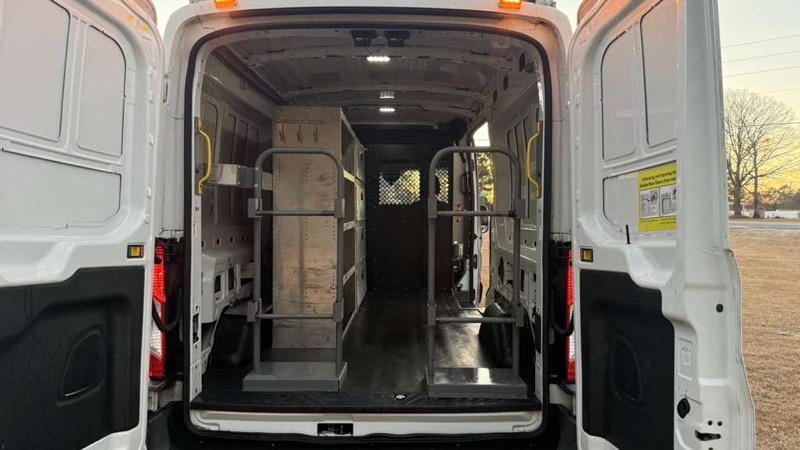 Ford Transit 150 Van Med. Roof w/Sliding Pass. 148-in. WB 2016