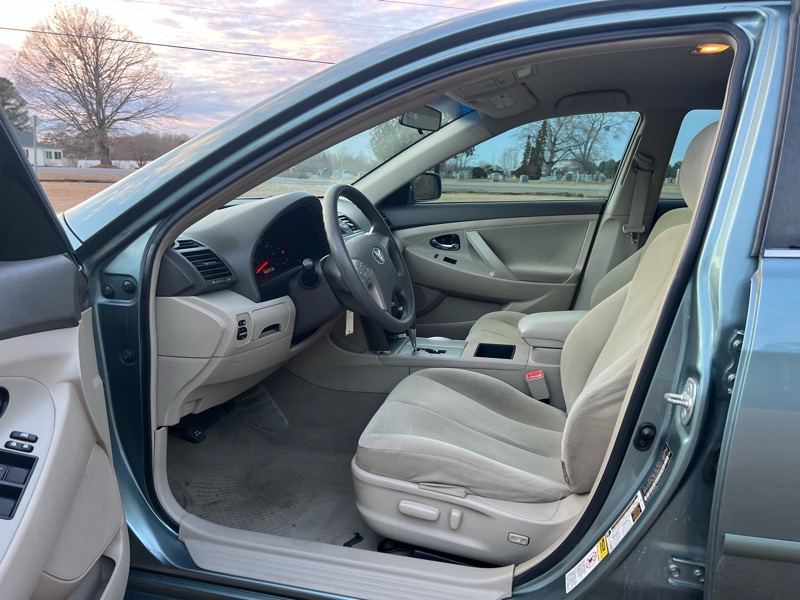 Toyota Camry XLE 5-Spd AT 2009