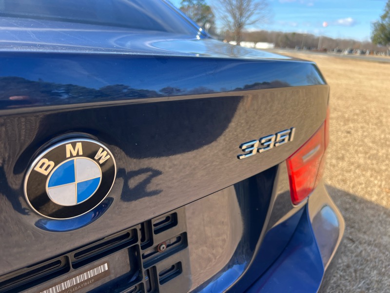 BMW 3-Series 335i xDrive 2011