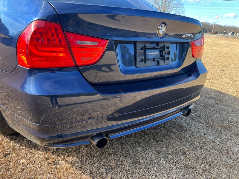 BMW 3-Series 335i xDrive 2011