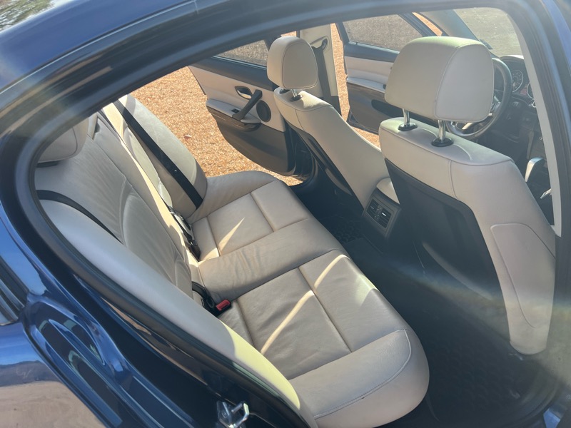 BMW 3-Series 335i xDrive 2011