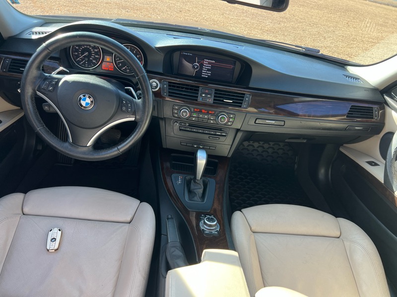 BMW 3-Series 335i xDrive 2011