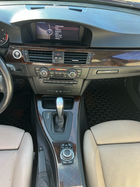 BMW 3-Series 335i xDrive 2011