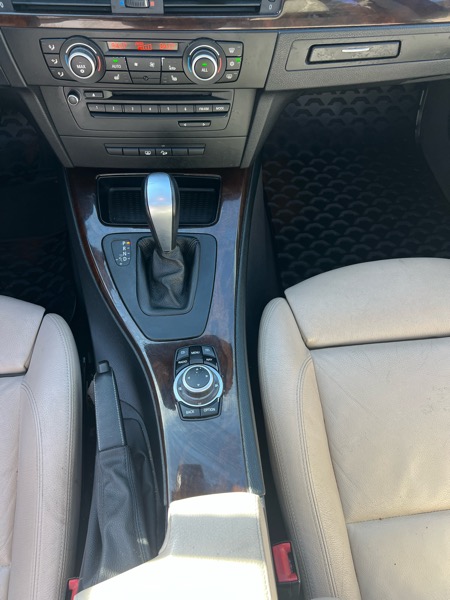 BMW 3-Series 335i xDrive 2011