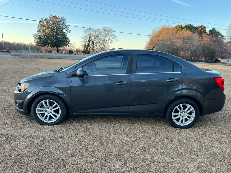 Chevrolet Sonic 2LT Sedan 2012