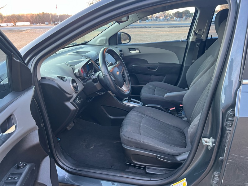 Chevrolet Sonic 2LT Sedan 2012