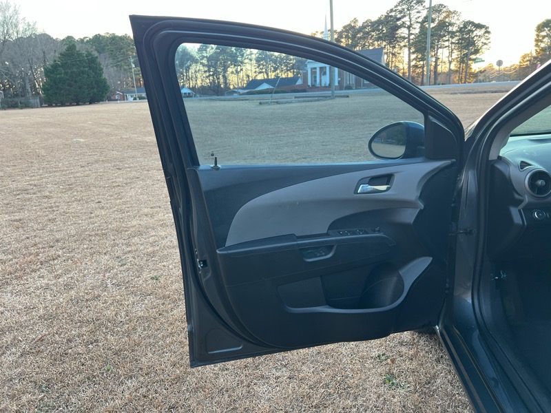 Chevrolet Sonic 2LT Sedan 2012